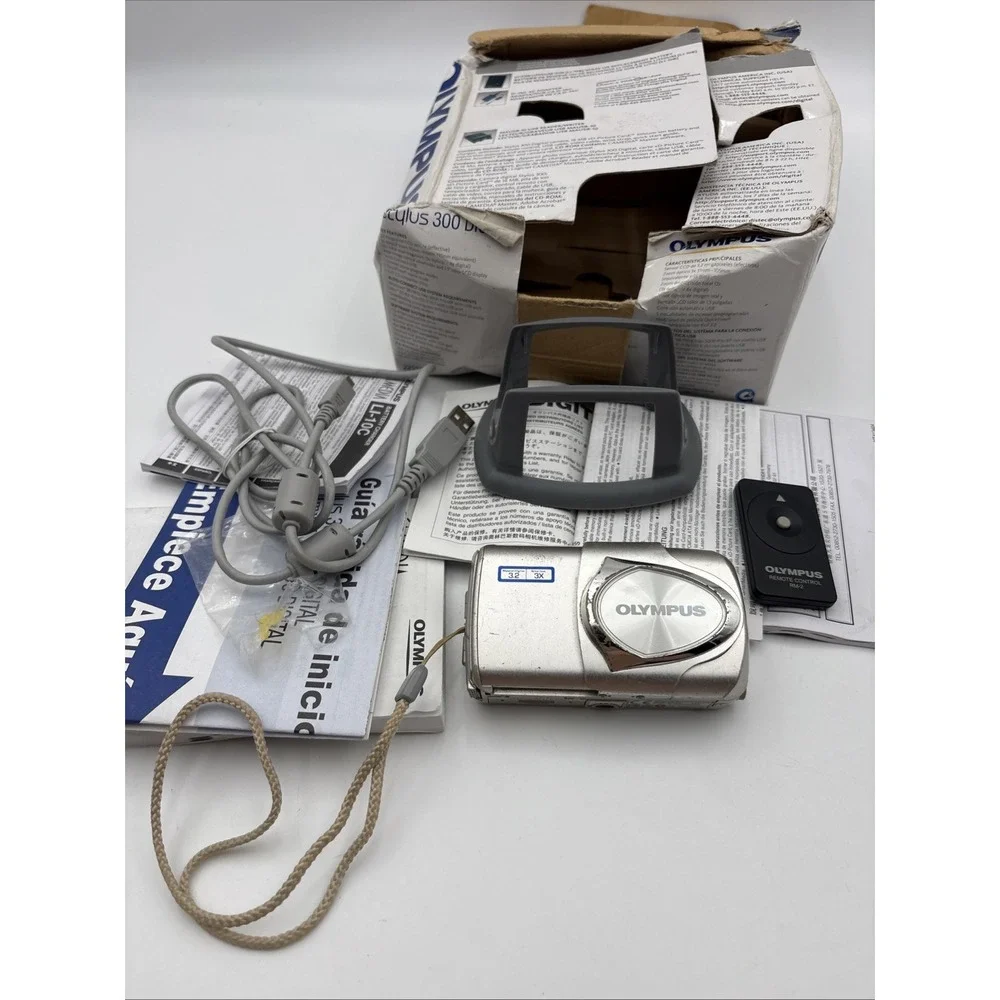 Olympus Stylus 300 Digital Camera 3.2MP Silver 3x Zoom TESTED No Battery